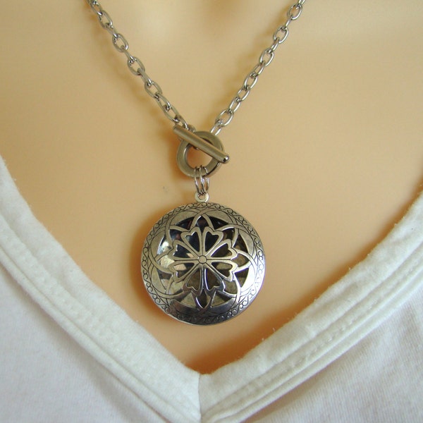 Simplicity Antique Silver Essential Oil Diffuser Necklace,  Aroma Therapy Necklace