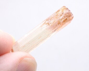 Tourmaline, Crystal, Baxao Mine, Taquaral, Minas Gerais, Brazil 2.9 grams E725
