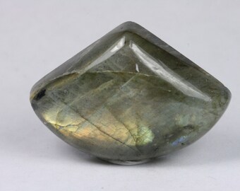 Spectrolite, Spectrolite Cabochon, Triangle Cabochon, Cabochon, Madagascar, 22x32mm, 40ct. E279