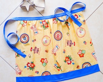 1950s Inspired Retro Vintage Style Apron, Cupcakes theme lined cotton Hostess Baking Apron, add a FREE POCKET, Free shipping