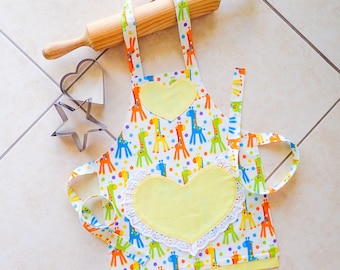 Yellow Giraffe Toddlers Apron, Lace Heart Pocket, Playtime Art Kitchen Baking, girls lined cotton apron, age 2-6 yrs, Free shipping