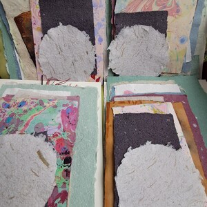 Handgemaakt papieren pak met 14 verschillende vellen voor scrapbooking, collage