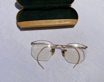 Vintage Gold Wire Eye Glasses