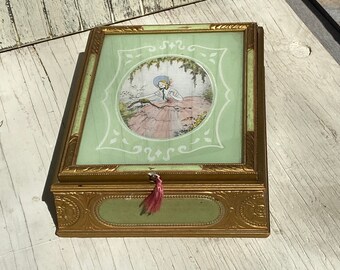 Vintage Vanity jewelry Box with Mirror, Hinge Lid