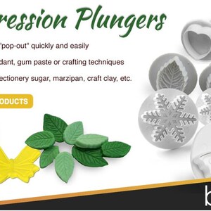 K&ouml;nnte beinhalten: Ein Satz grauer Kunststoff-Pr&auml;gestempel zum Dekorieren von Fondant. Die Stempel haben Designs von einem Schmetterling, einer Schneeflocke, einem Blatt und einem Herzen. Der Text "Impression Plungers" befindet sich oben im Bild. Der Text "See All Products" befindet sich in einem Button unten im Bild. Der Text "bakell live well. bake well." befindet sich unten im Bild.