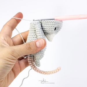 Mouse SALVATORE and the BLADE of GRASS crochet pattern image 9