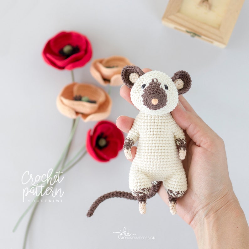 Kiwi and the Poppy PDF Crochet Pattern Siamese Mouse Amigurumi, Crochet Flower DIY image 1