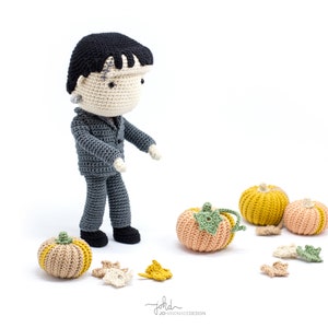 Frankenstein, pumpkins and fallen leaves Amigurumi crochet pattern image 3