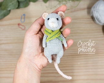 Mouse SALVATORE and the BLADE of GRASS crochet pattern