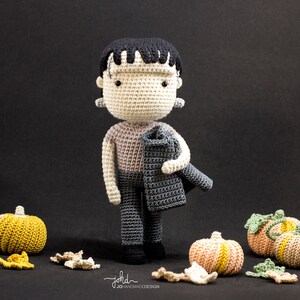 Frankenstein, pumpkins and fallen leaves Amigurumi crochet pattern image 6