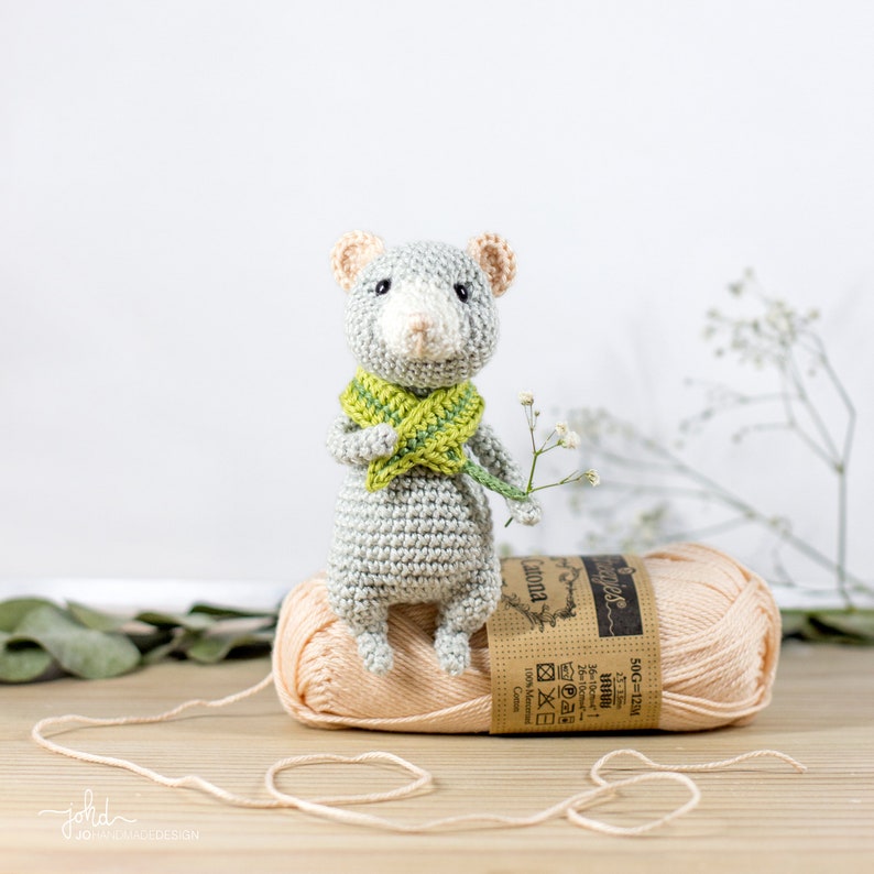 Mouse SALVATORE and the BLADE of GRASS crochet pattern image 7