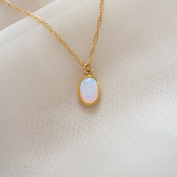 Minimale opaal ketting - opaal ketting goud - kleine opaal ketting - witte opaal ketting - blauwe opaal ketting - kleine ketting- sierlijke ketting
