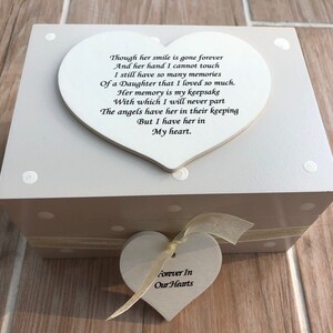 Shabby Chic personalisiertes Geschenk In Erinnerung an eine geliebte TOCHTER irgendeinen Namen .. .. Memory Box Trauerfall Verlust Großtante