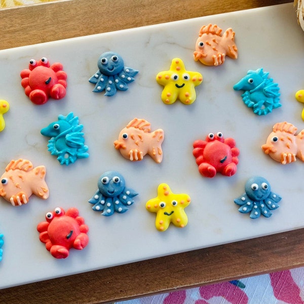 SEA LIFE Royal Icing Decorations - 20 Pieces Cupcake or Cake Toppers - Starfish, Crab, Seahorse, Octopus & Fish Under the Sea Creatures