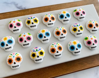 SKULL DAY of the DEAD Edible Sugar (12 Pieces)  Cupcake or Cake Toppers by Lucks - Dia De Los Muertos, Halloween, La Calavera,  Spooky Party