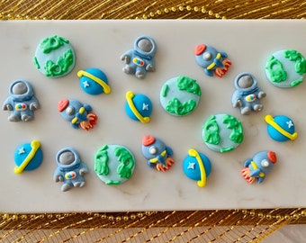 OUTER SPACE Royal Icing Assortment - 12 or 24 Pieces Cupcake / Cake Toppers -  Astronaut, Earth, Rocket Ship, Planets