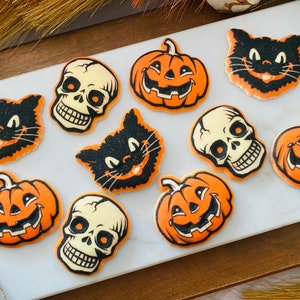 HALLOWEEN Schädel, Kürbis, schwarze Katzen essbare Zuckerdekorationen - 12 Stück Cupcake oder Kuchendekoration