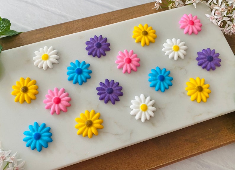 DAISY ASSORTMENT Edible Sugar Decorations 20 Pieces Cupcake or Cake Toppers Spring, Mother's Day Floral Decorations image 1