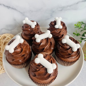 BONES Edible Sugar Decorations - 12 Pieces - for Birthdays, Halloween, Animal or Pet-Themed Parties