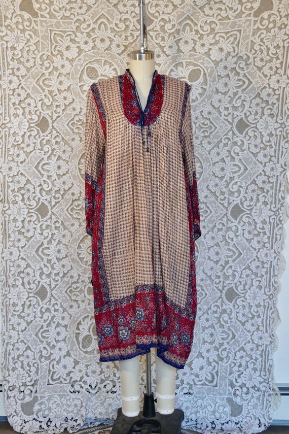 Beige and Red Floral Indian Gauze Cotton and Lure… - image 1