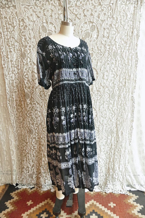 Black and White Indian Gauze Cotton Dress - image 5