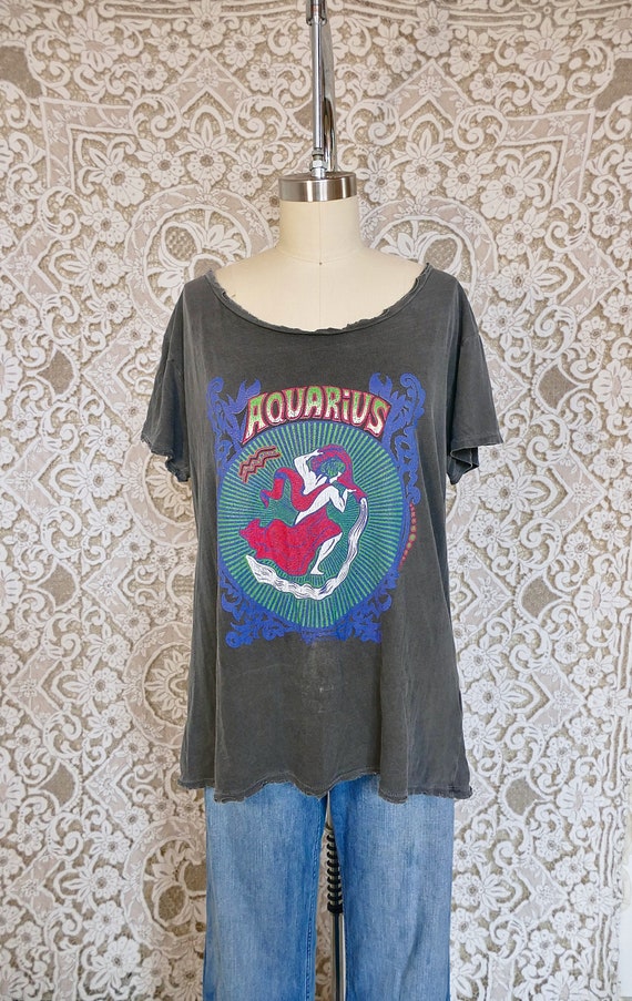 Faded Distressed Aquarius T-shirt
