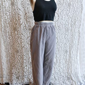 Graue Cordhose