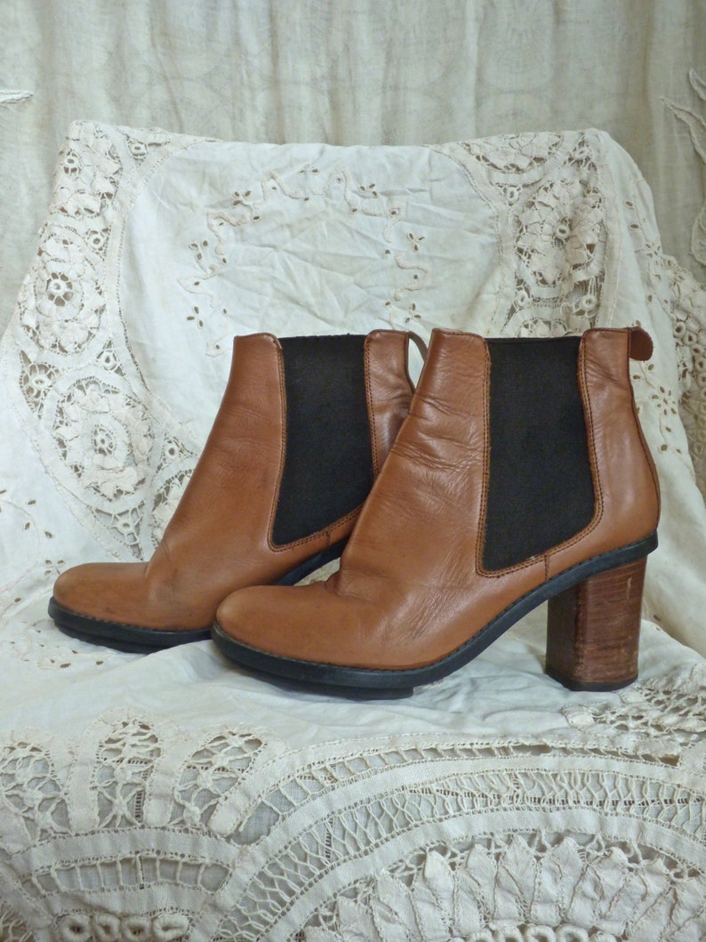stacked heel chelsea boot