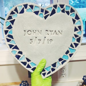 personalized garden stepping stone with mosaic glass rim (heart) blues