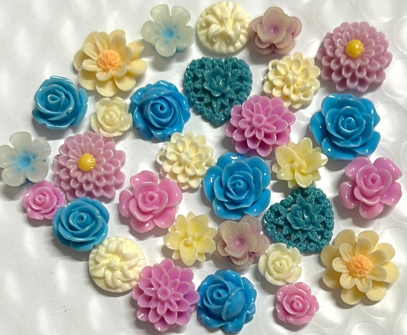 Ship from USA ,,30 pcs Mixed Cabochon Flowers .perfect for Bobby Pin Kit.earring post..resin flower, Bobby Pin Blanks, Silver Bobby Pin.. image 2