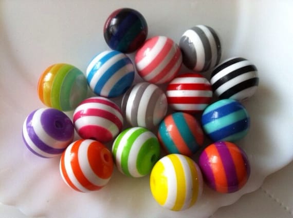 Purple and White Gumball Beads - 24 Purple and White Gumball Beads - 24