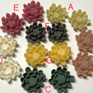Pick your color…6 pcs 20 mm Mixed Cabochon Flowerr. 20 mm Lotus flower,cabochon flower,water lily resin flower,water lily cabochon