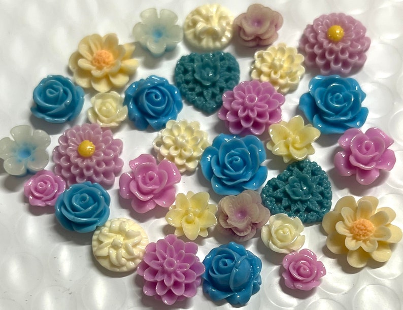 Ship from USA ,,30 pcs Mixed Cabochon Flowers .perfect for Bobby Pin Kit.earring post..resin flower, Bobby Pin Blanks, Silver Bobby Pin.. image 4