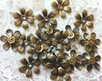 Ship from USA ,,70 pcs Flower  Bead Caps, Antique Bronze bead cap