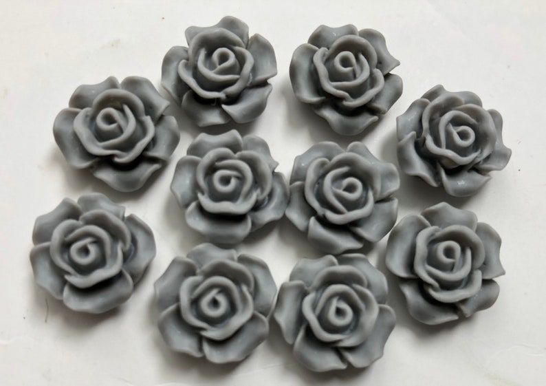 10 pcs 14 mm Gray Cabochon Flowers.14 mm gray resin Flower.gray resin flower,13 mm grey cabochon,grey cabochon,flower kit,grey sun flower