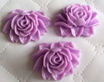 3 Stück 34 mm Cabochon Blumen, helllila, 34 mm Kunstharz Blume,Lila Cabochon Blume,lila Cabochon Blume,34 mm lila Blume, Blumenset