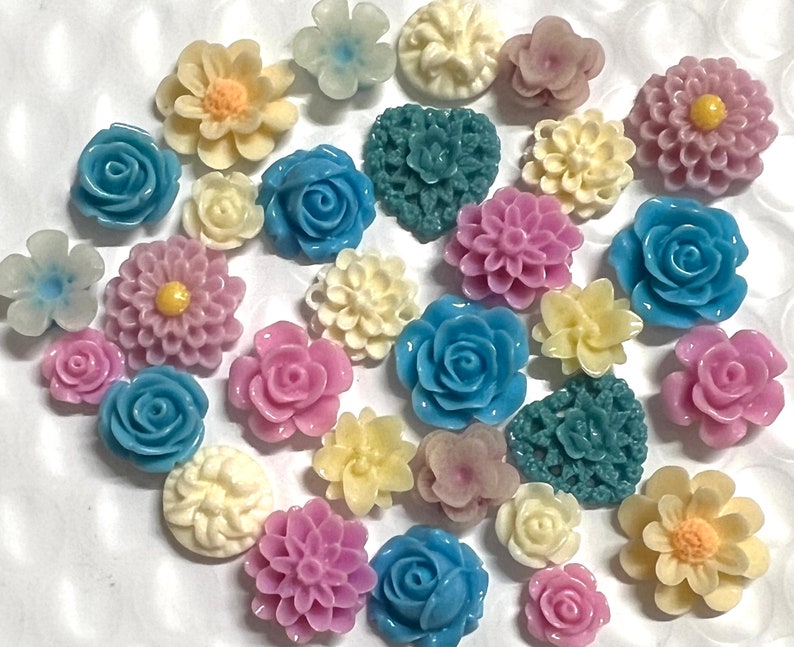 Ship from USA ,,30 pcs Mixed Cabochon Flowers .perfect for Bobby Pin Kit.earring post..resin flower, Bobby Pin Blanks, Silver Bobby Pin.. image 3