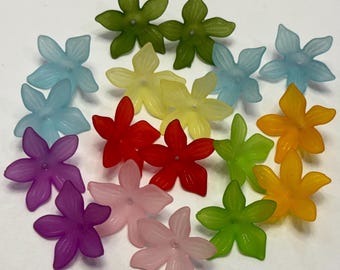 50 st blandade Luciteblommor, 26 mm, färgade och frostade, färgglada Luciteblommor, perfekta för örhängen, halsband, blandade transparenta blommor, Lucite