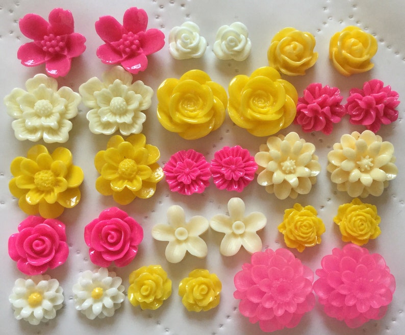 ,30 pcs Mixed Cabochon Flowers .perfect for Bobby Pin Kit.earring post..resin flower Bobby Pin Blanks Ship from USA Silver Bobby Pin..