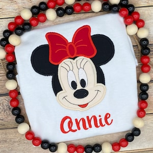 Disney Minnie Mouse Shirt / Custom Girls Applique Shirt / Classic Minnie Shirt / Disney Vacation Shirt / Applique Shirt / Kids Minnie Shirt