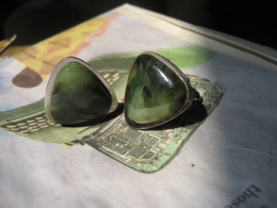 Vintage Cuff Links, Silver triangles with Green m… - image 5
