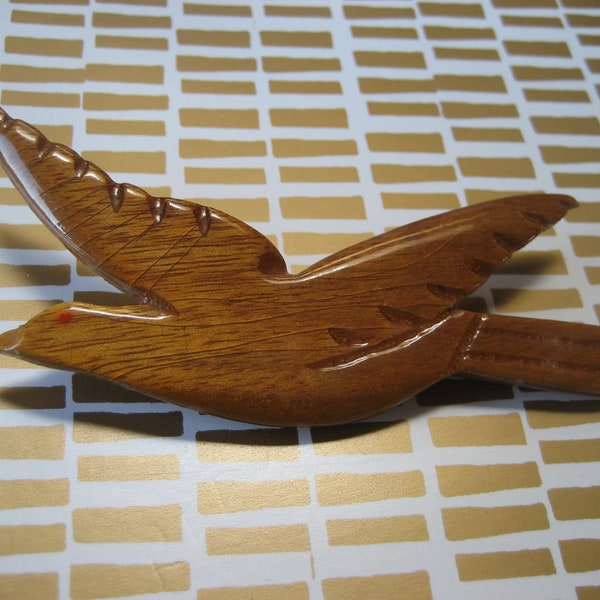 Artist Made pin, Vintage, 1940's Hand Carved Wood brooch, Wooden Flying Bird Pin