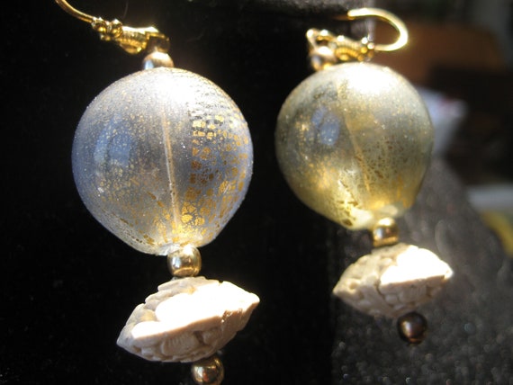 Large Hollow Gold Leaf Murano Glass bead earrings… - image 5