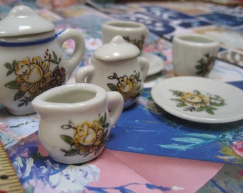 Childs Yellow Rose China play Tea Set, 7pc. Pretend tea party, Made in Japan