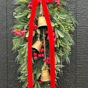 BEST SELLER- Mistletoe Christmas wreath - Christmas Swag wreath - Christmas wreath- swag with bells