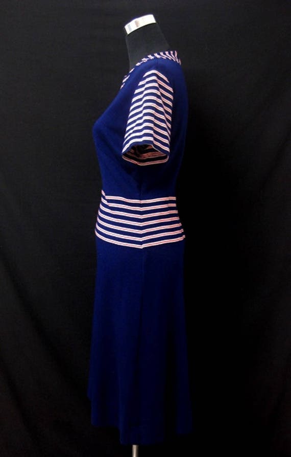 Late 1960s early 70s Navy Blue, with pink & white… - image 5