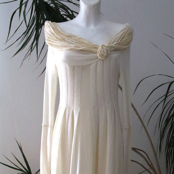 vintage dress, beige poured wool dress, pleats, Size Eur 36, UK 8, US 4