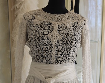 Victorian ivory lace blouse, antique 1800s long sleeve lace wedding dress bodice only, vintage ladies lace costume blouse, antique lace top