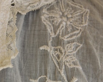 Blusa eduardiana, top bordado de algodón blanco y encaje para damas, blusa blanca victoriana antigua de manga larga, top elegante para damas blancas vintage