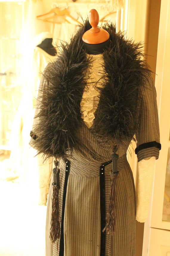 Antique Edwardian black ostrich feather boa with d